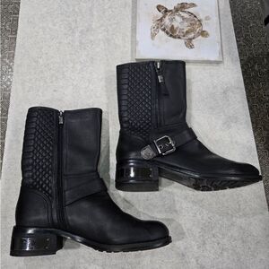 🐢 Vince Camuto Wynn Leather Moto Boots in Black With Black Chrome Size 9.5